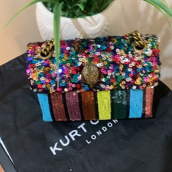 Kurt Geiger London Mini Kensington Sequin Crossbody Bag
KURT GEIGER LONDON - Picture 5 of 15